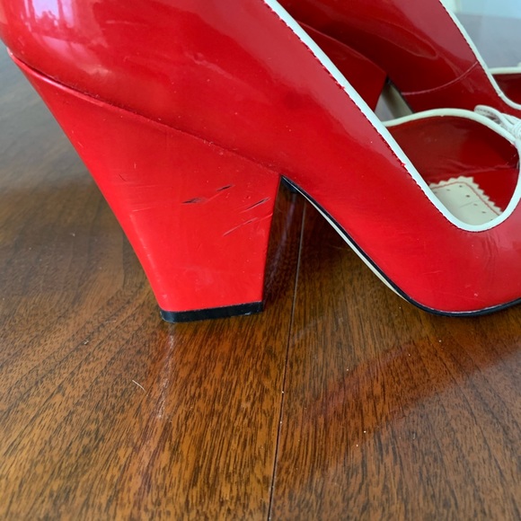 Sassy Red Franco Sarto Heals - Picture 3 of 4